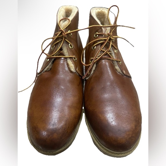 vintage Timberland brown leather ankle boots featuring a Sherpa lining Size 11W